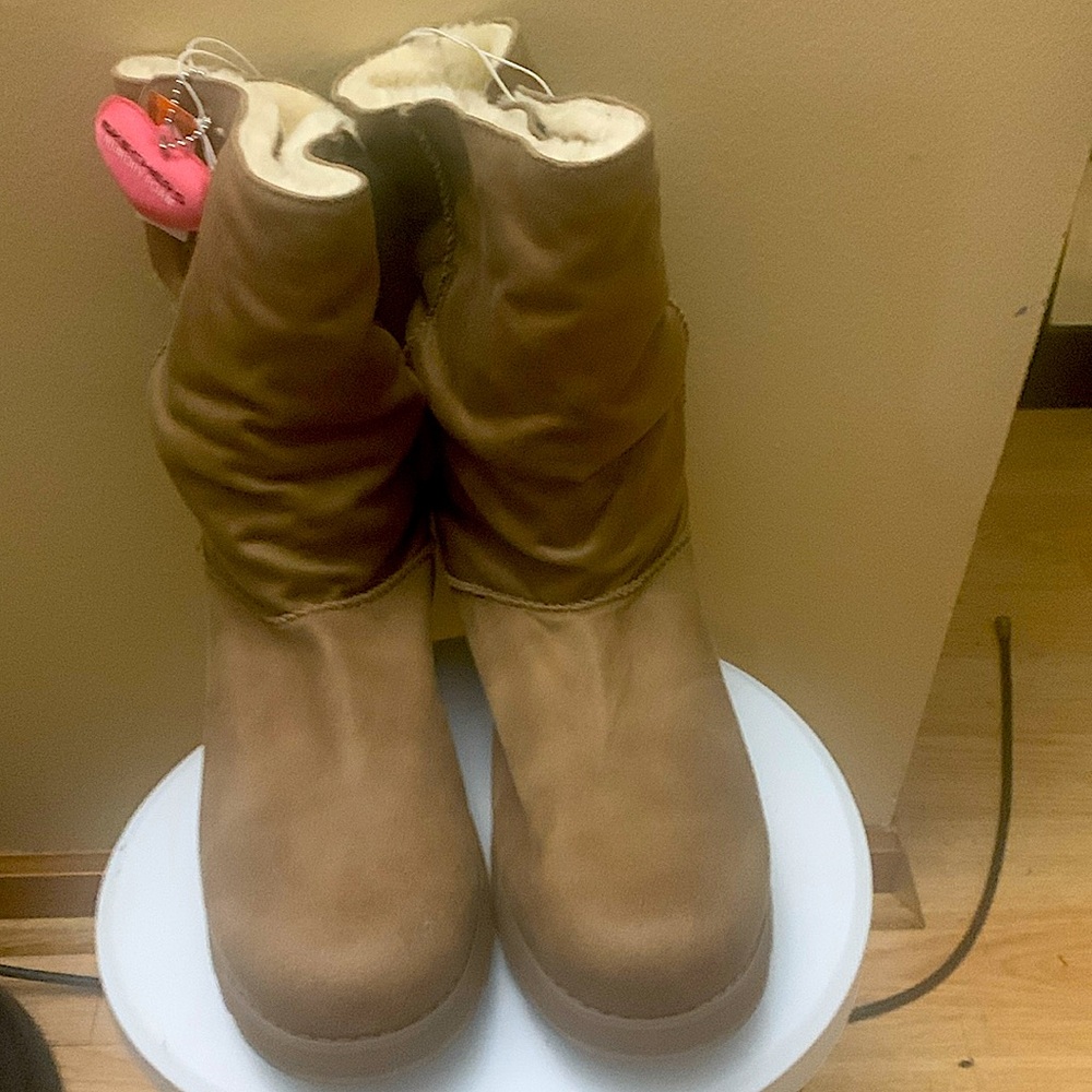 Brand News ladies Sketchers size 10